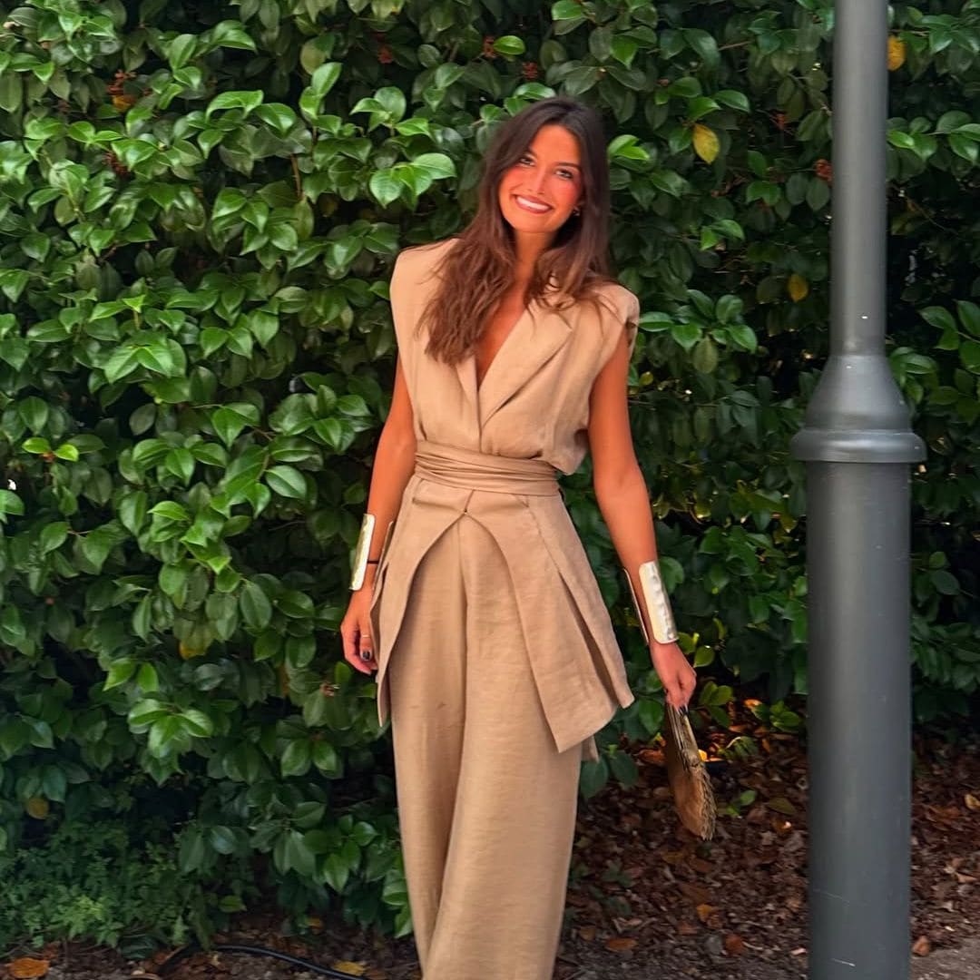 Las sandalias planas de Zara con las que María Martín de Pozuelo salvó su look de invitada en Santander