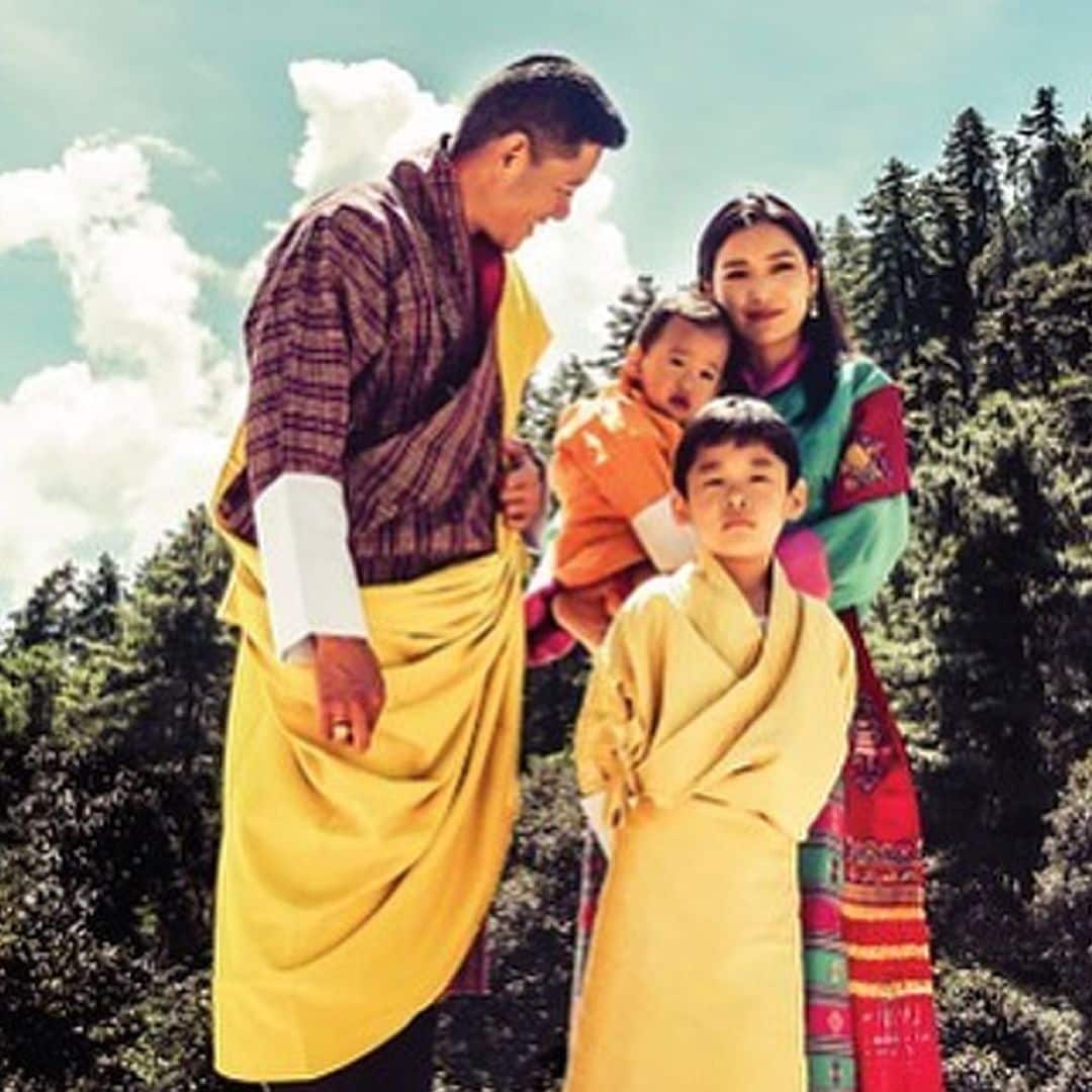 Los reyes de Bután y sus hijos suman una nueva foto a su idílico álbum: estos son sus mejores posados