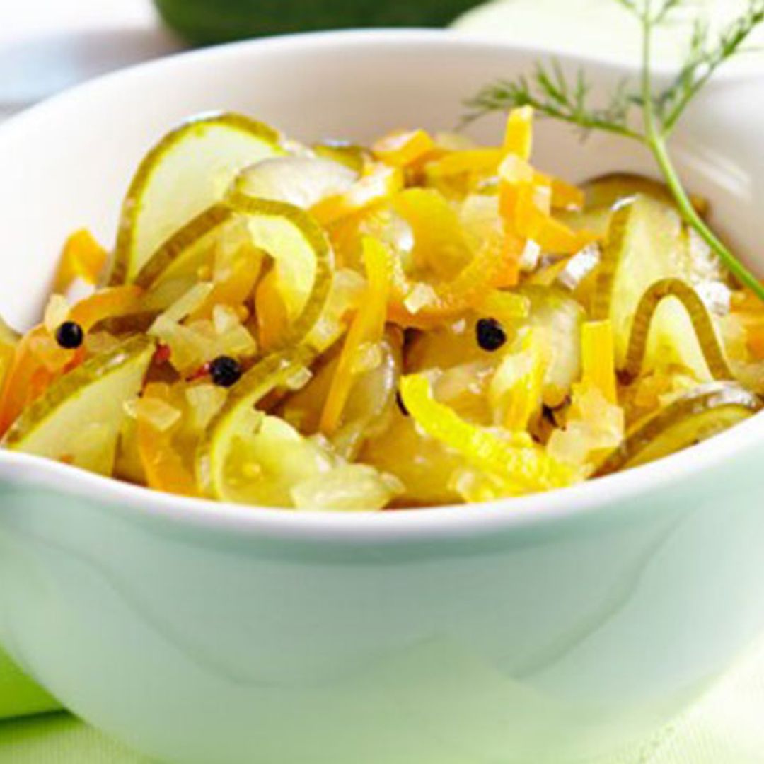 Ensalada de pepino y pimiento encurtidos