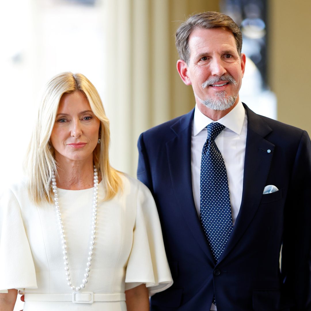 Marie-Chantal deslumbra como reina del desierto mientras el príncipe Pablo vive por primera vez el Día Nacional de Grecia