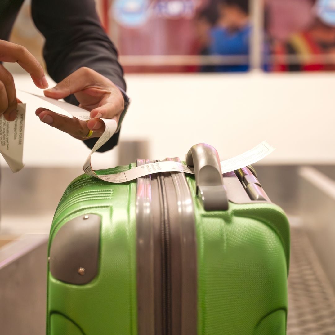 Comprobación de maletas en el aeropuerto