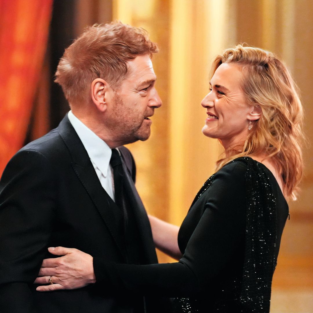 . Abajo, el director Kenneth Branagh con la estrella de "Titanic"