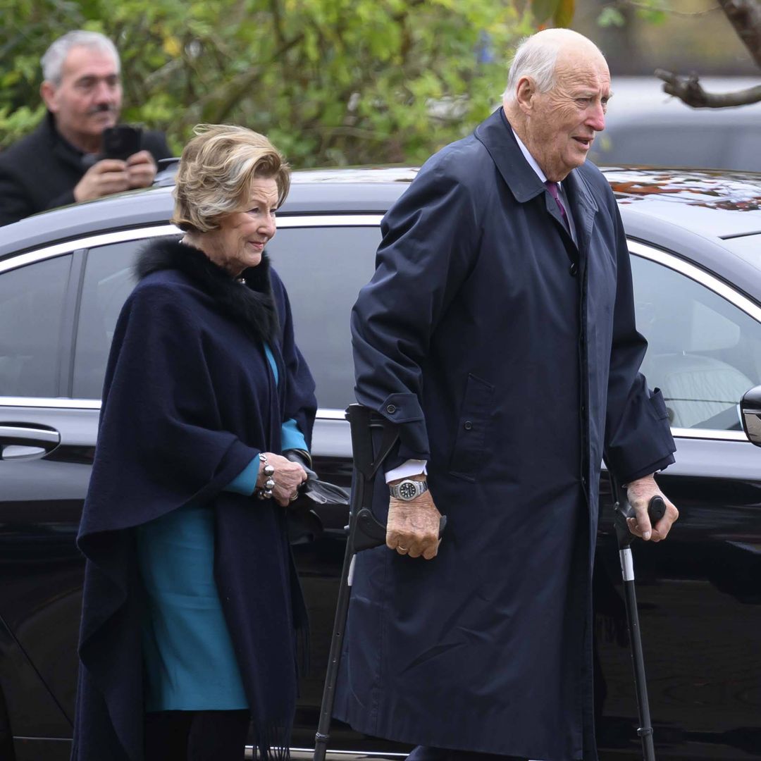 Última hora sobre el rey Harald de Noruega, ingresado en Tenerife: "Responde al tratamiento" y con la reina Sonia a su lado