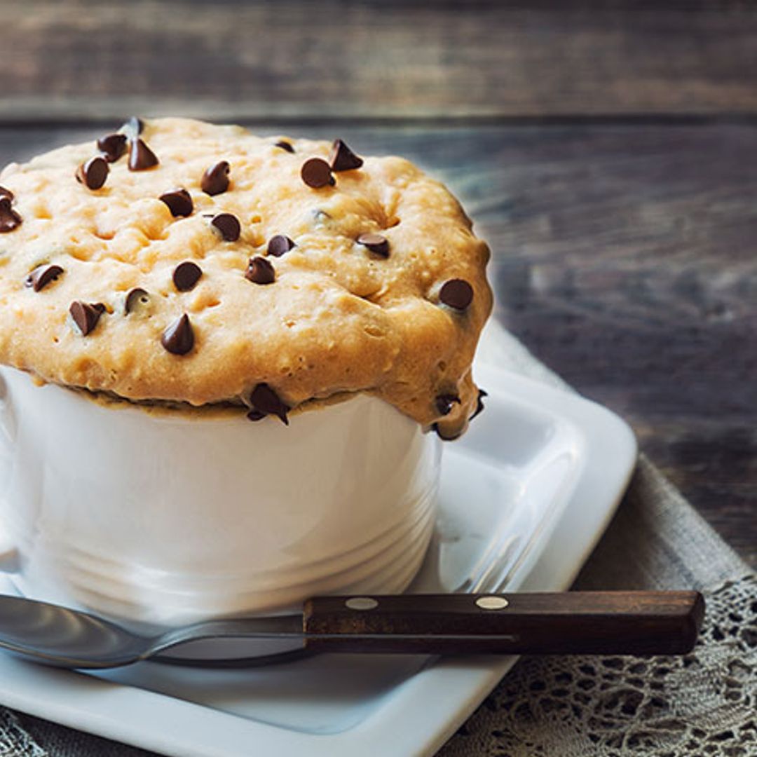 'Mug cake' de 'cookies' de choco y cacahuete