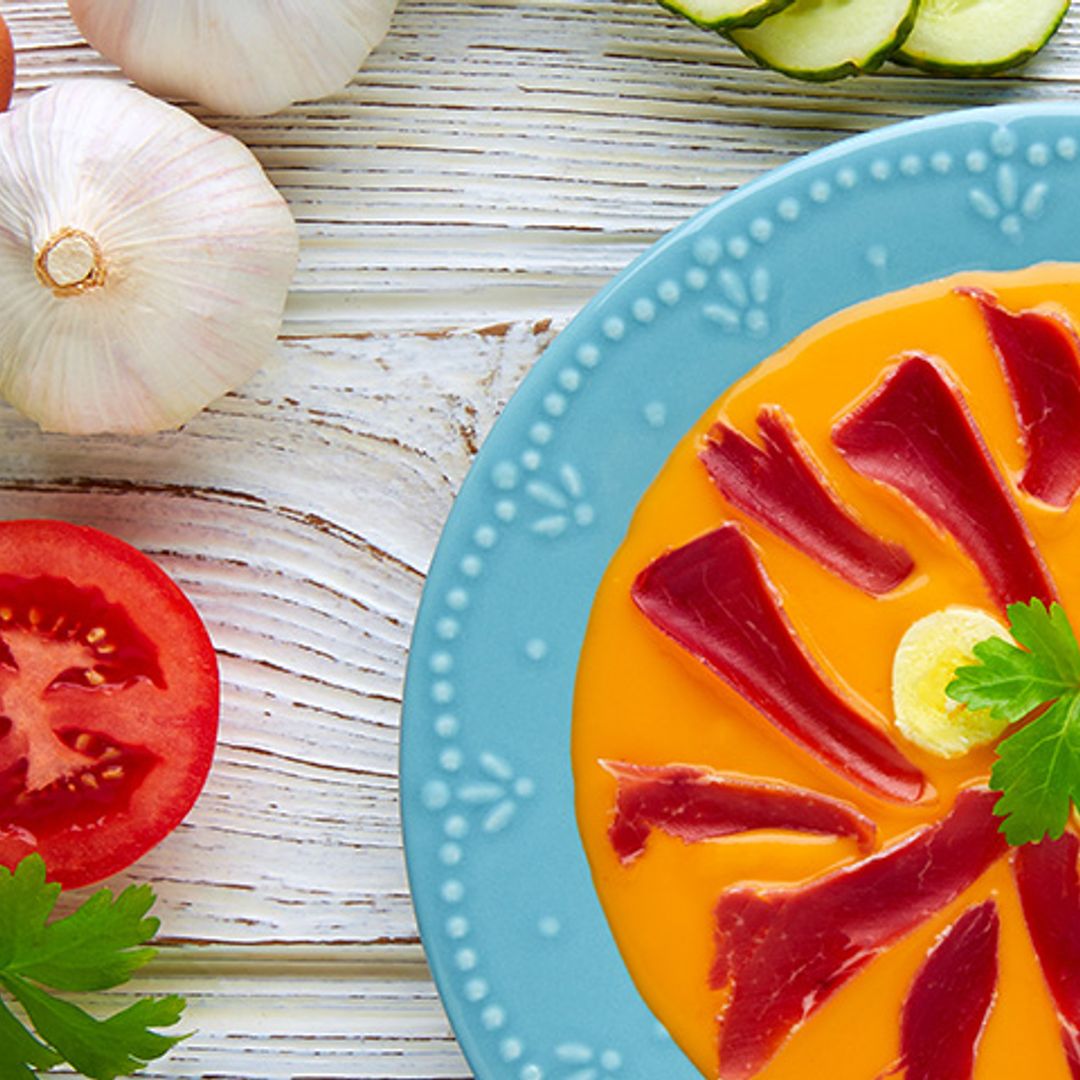 ¿Cómo elaborar un salmorejo de pimientos rojos en Thermomix?