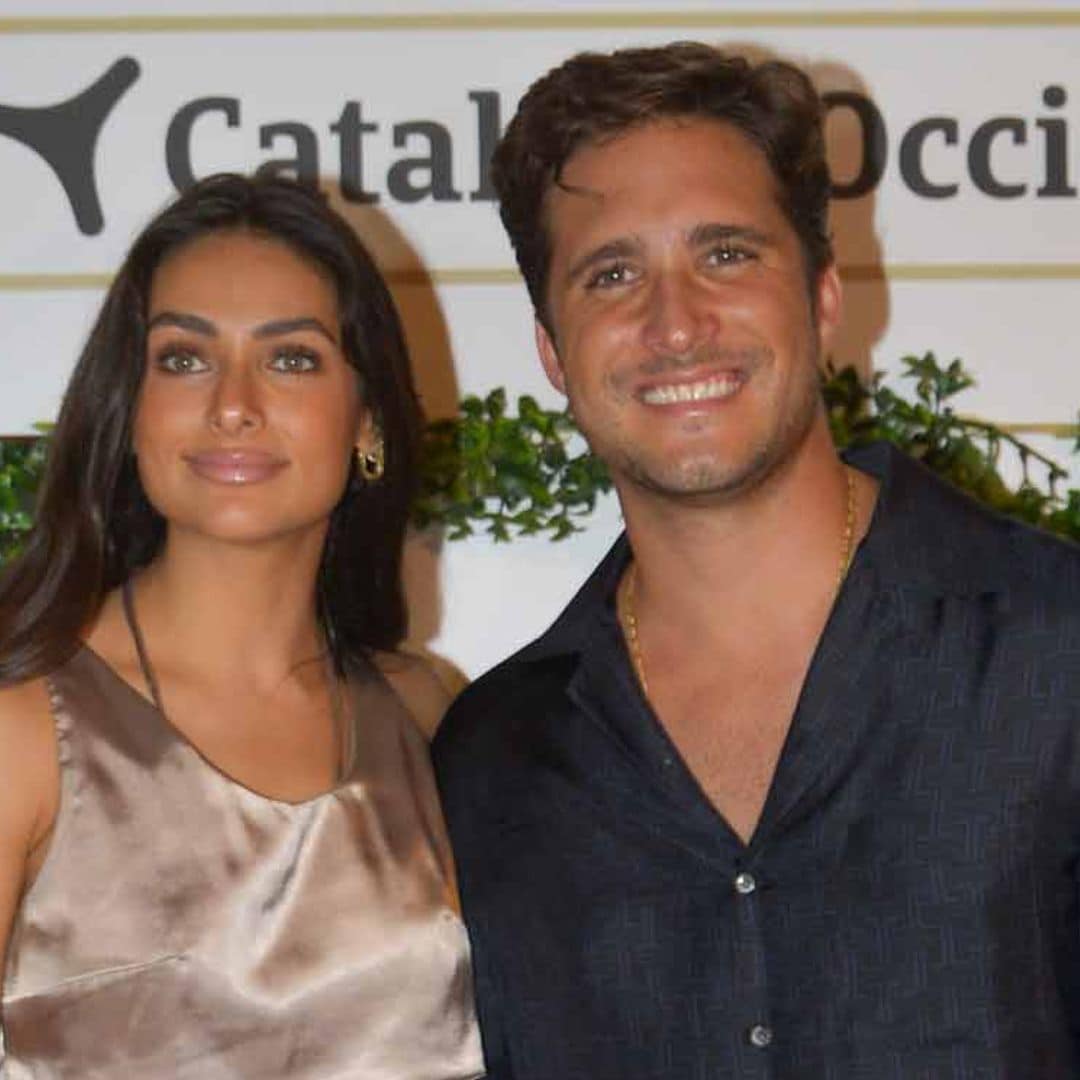 Diego Boneta y su novia, Renata Notni, pasean su amor por Marbella