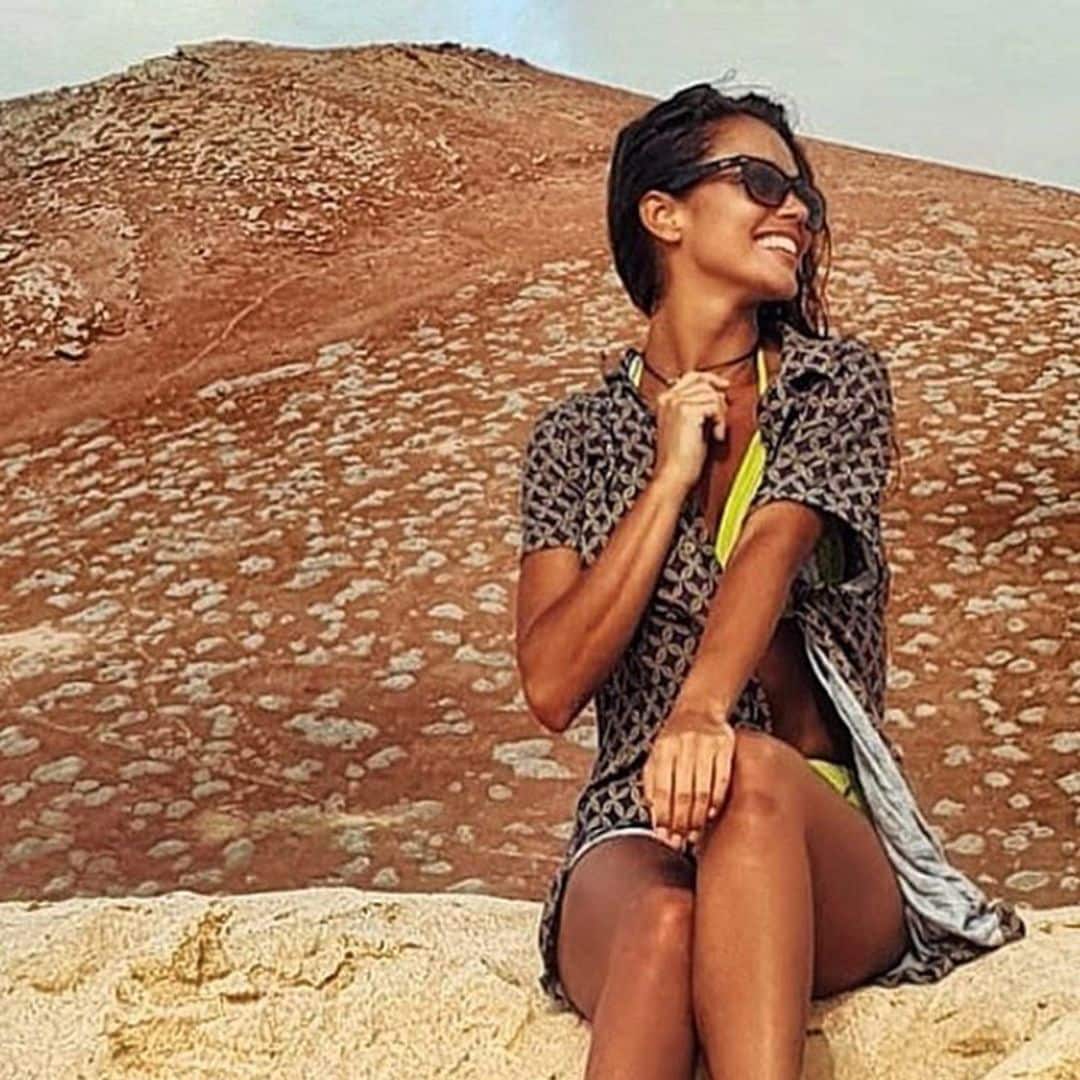 De Asturias a Canarias, Lara Álvarez apura sus vacaciones en las playas del norte y del sur