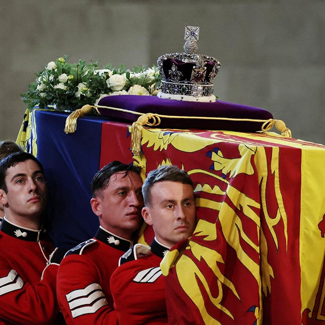 De la Corona Imperial a la música: los símbolos del cortejo fúnebre de Isabel II en Londres