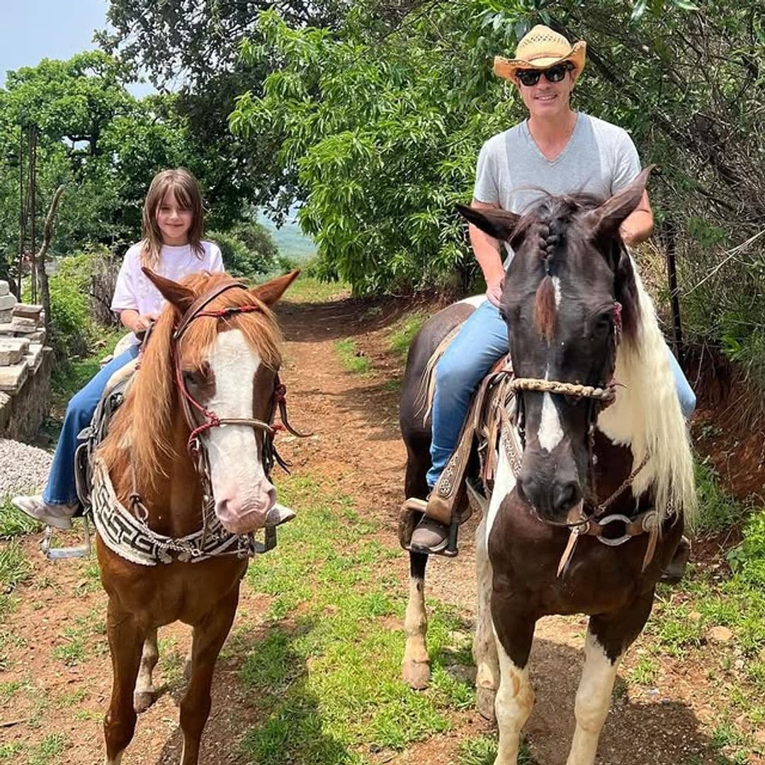Mauricio Ochmann reaparece junto a su hija Kailani tras el fallicimiento de la mamá de Aislinn Derbez