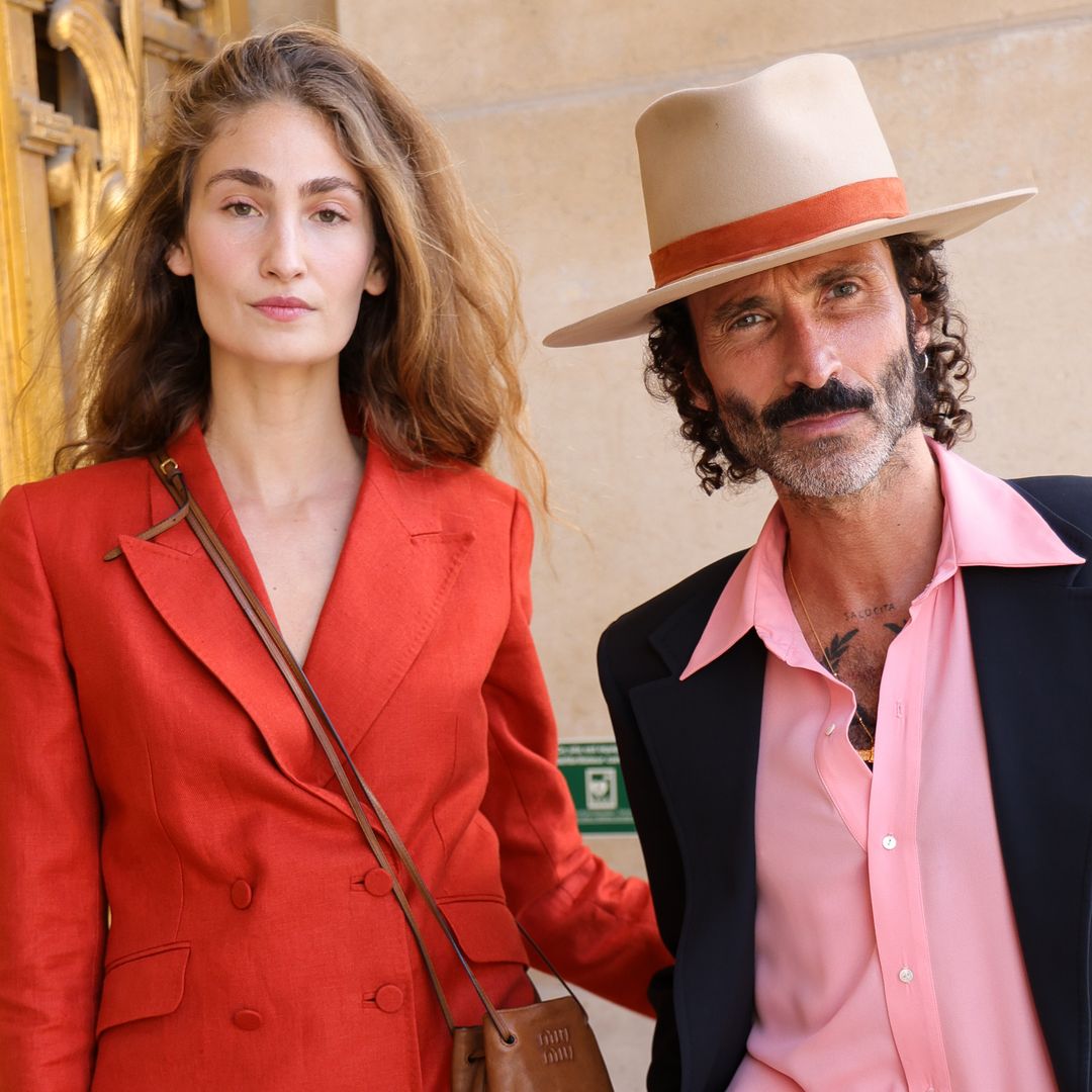 Leiva confirma su relación con Almu Cañedo: sus primeras fotos juntos en París