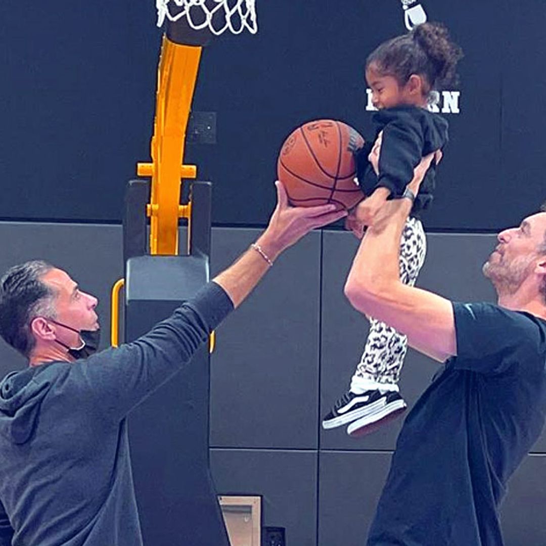 El entrañable momento de Pau Gasol con su niña y las hijas de Kobe Bryant en la cancha