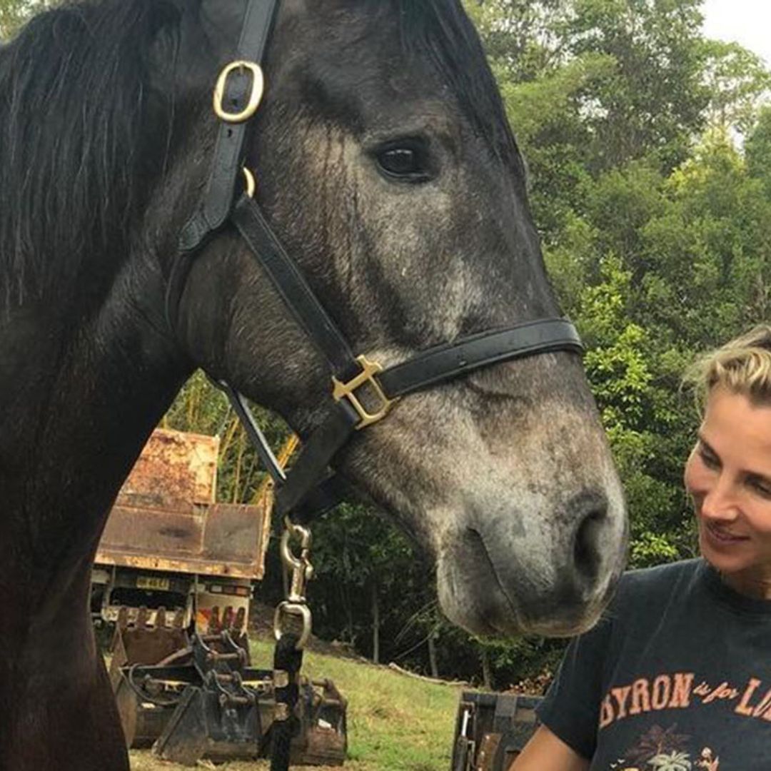 Elsa Pataky presume de su miniamazona: 'Cuando tu hija te roba el caballo y no los zapatos'
