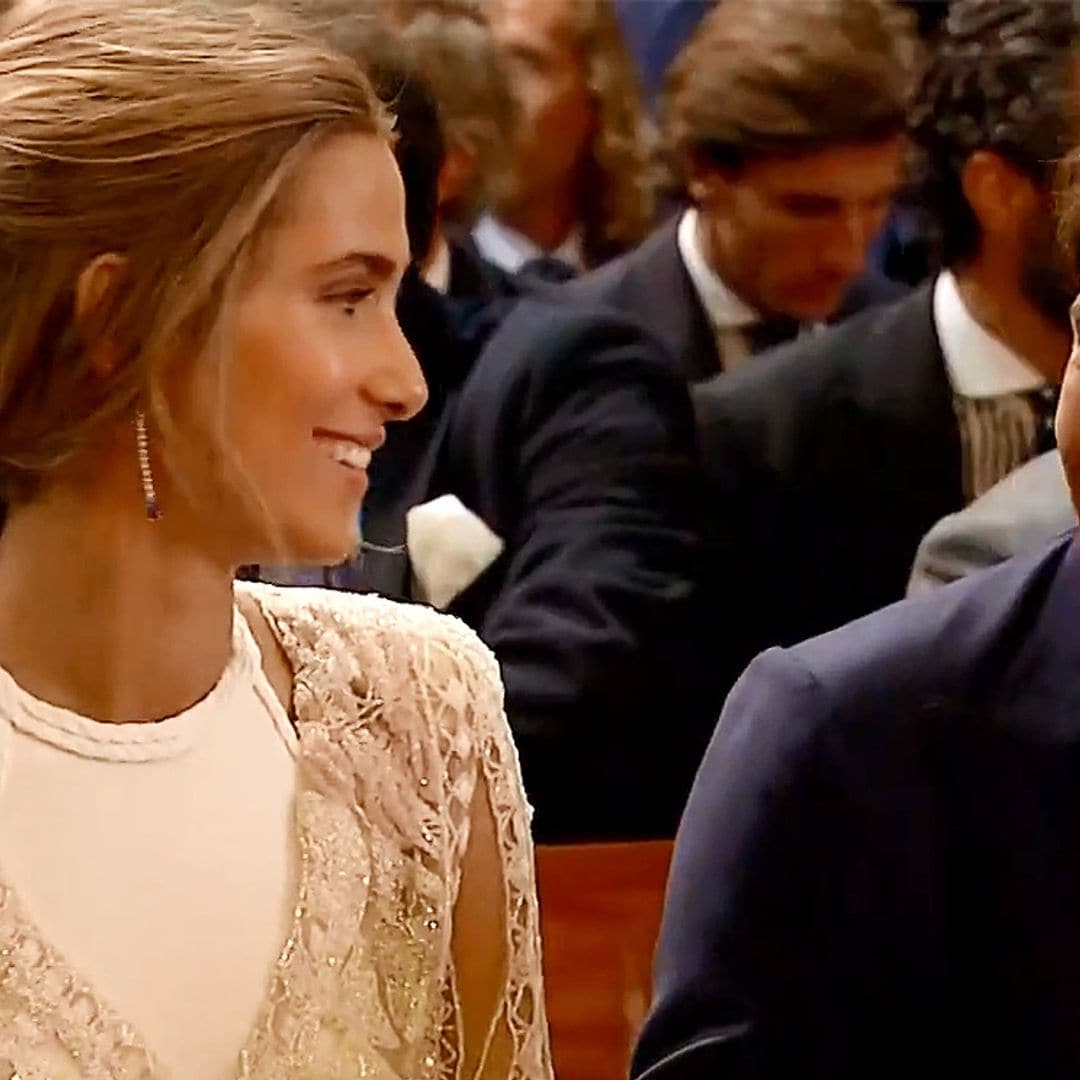El himno de España suena en la ceremonia de María Pombo y Pablo Castellano