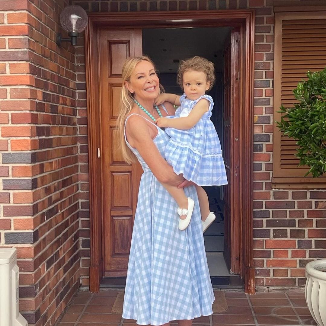 Ana Obregón y la pequeña Anita dan comienzo a sus vacaciones en Mallorca tras superar el Covid-19