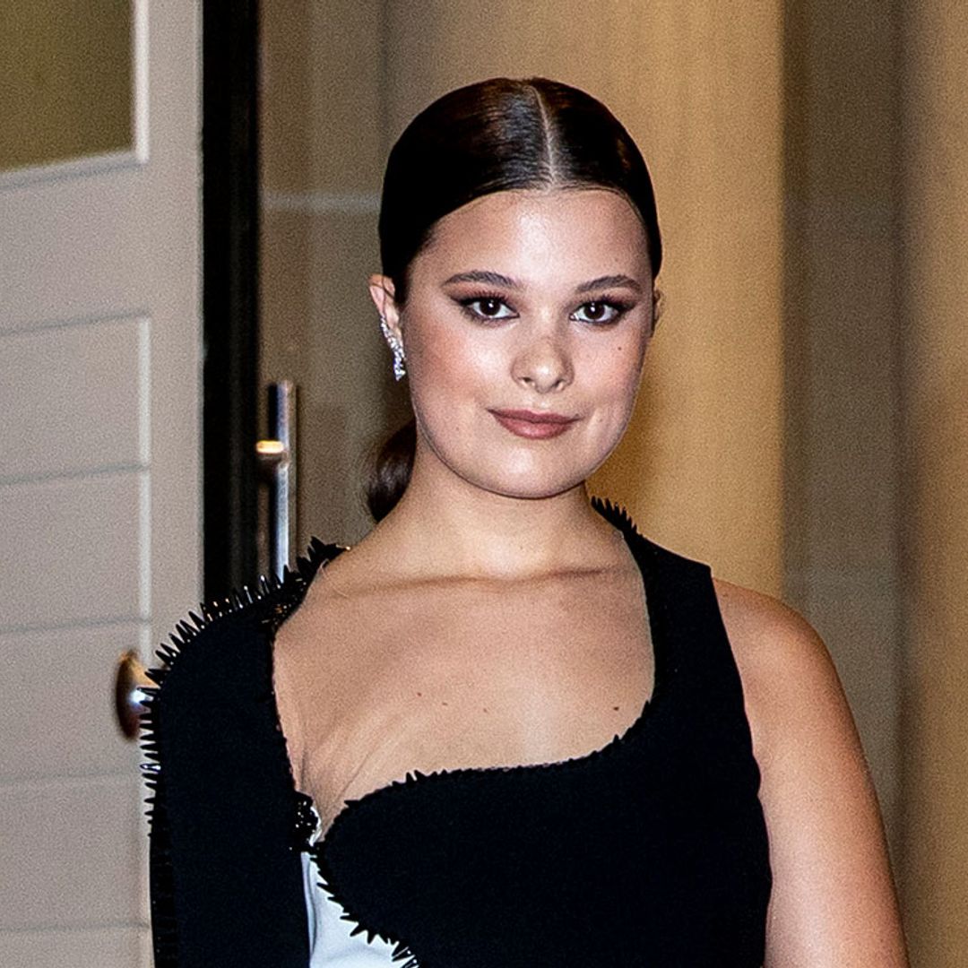 Una auténtica diseñadora: Manuela, hija de Alejandro Sanz, muestra sus bocetos