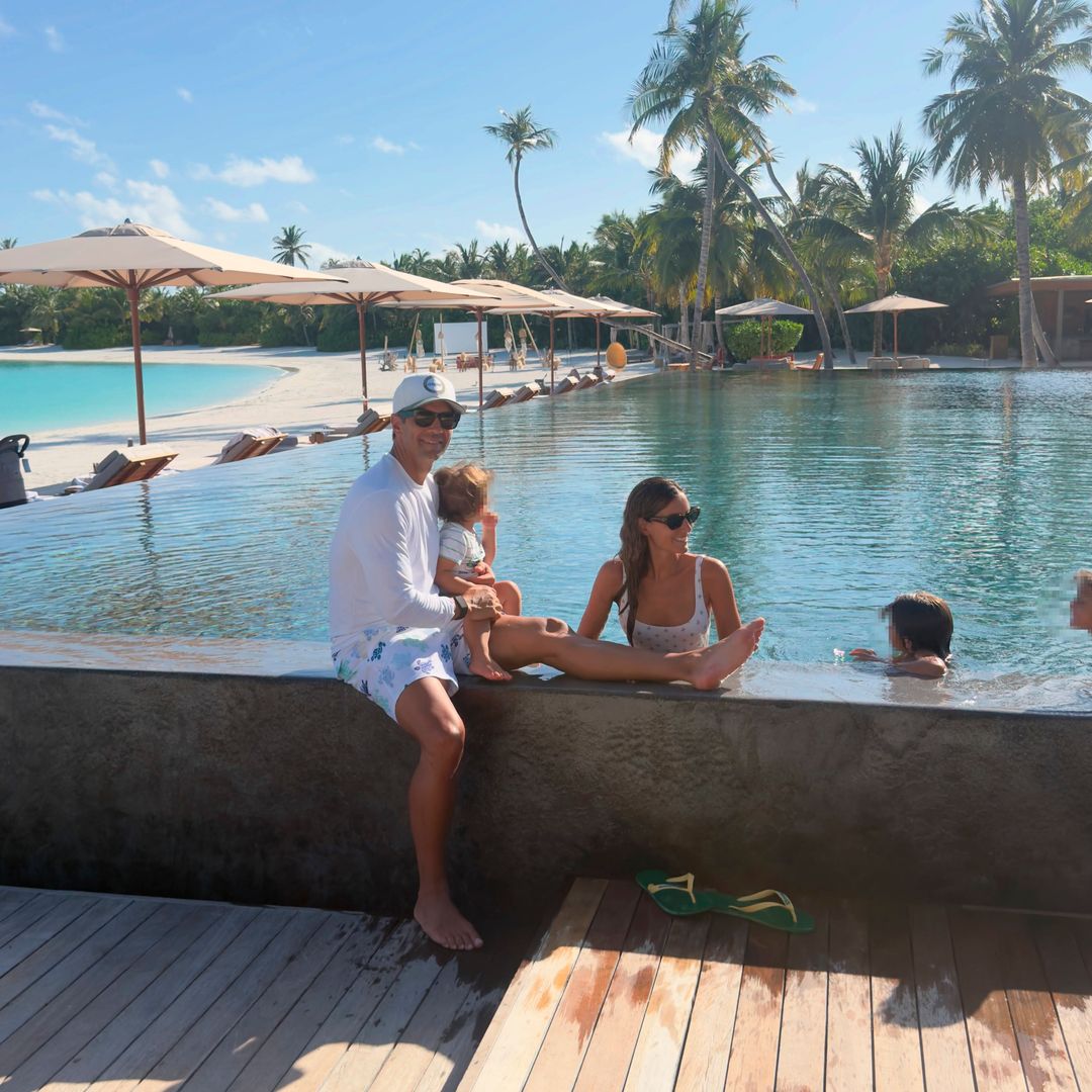 Las fotos no vistas del viaje de Ana Boyer y Fernando Verdasco con sus hijos a Maldivas: "Para siempre"