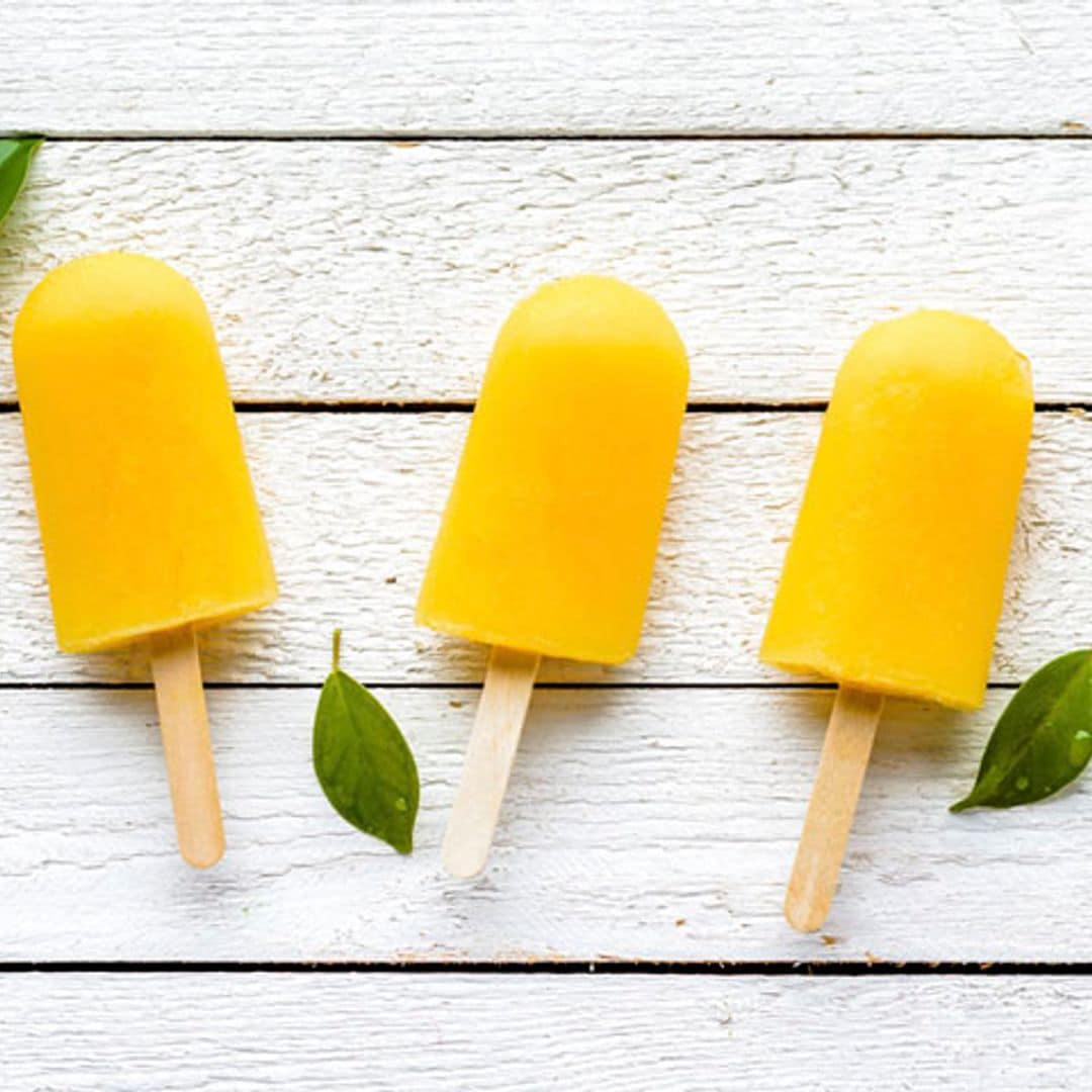 Polos de ciruela y naranja