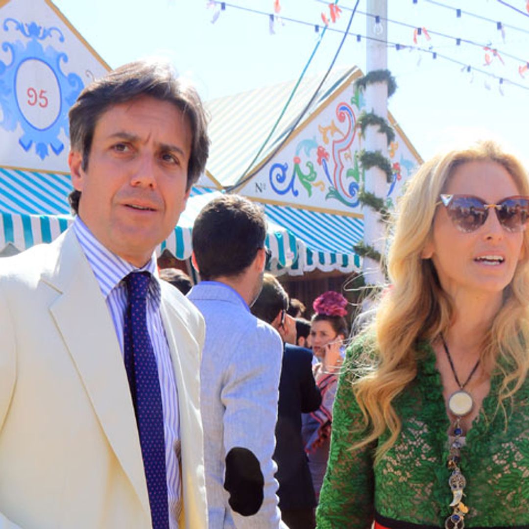 La hermana de Marie Chantal de Grecia pasea su amor por la Feria de Abril