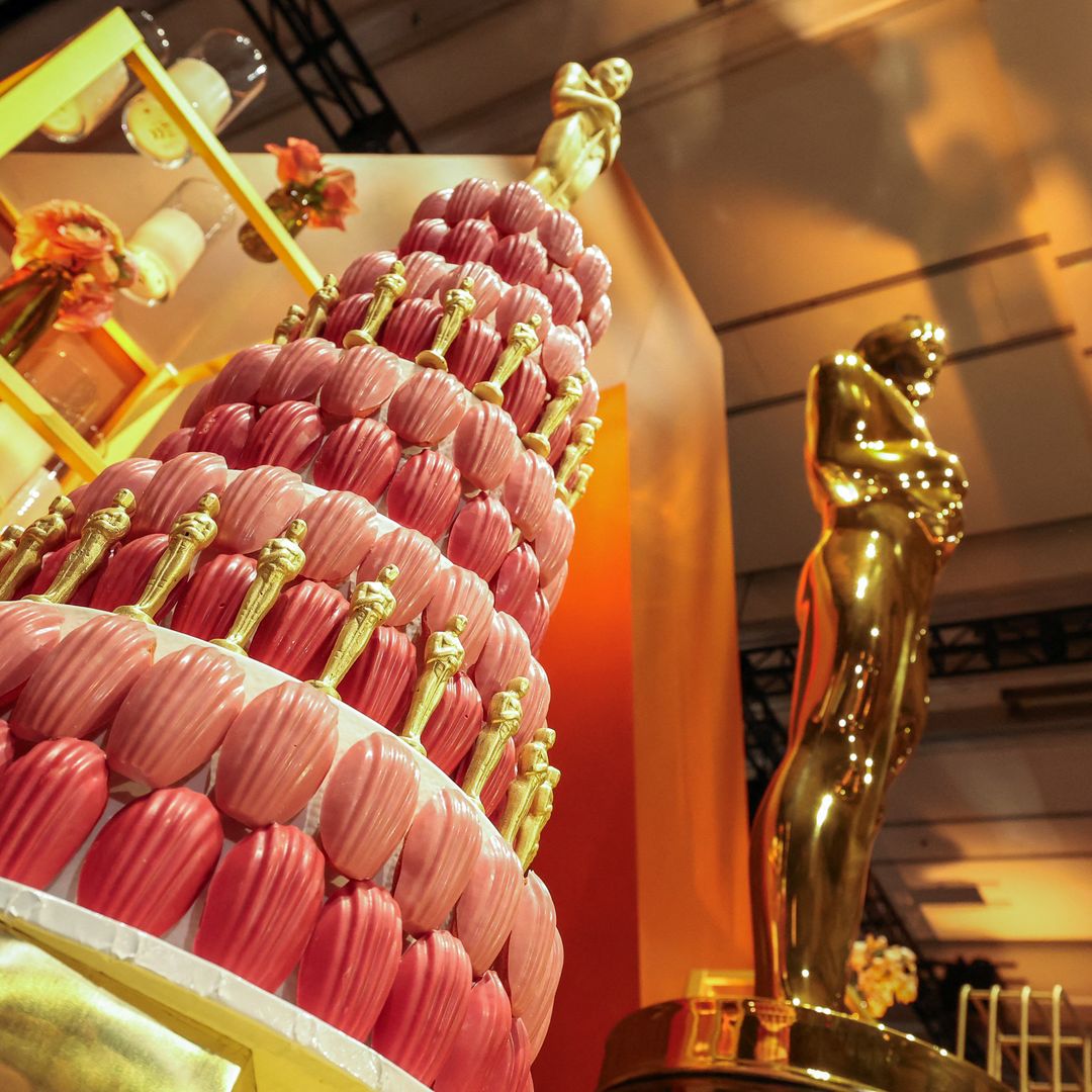Oro, viajes e incluso operaciones estéticas: los secretos de la bolsa regalo de los Oscar de la que todo el mundo habla
