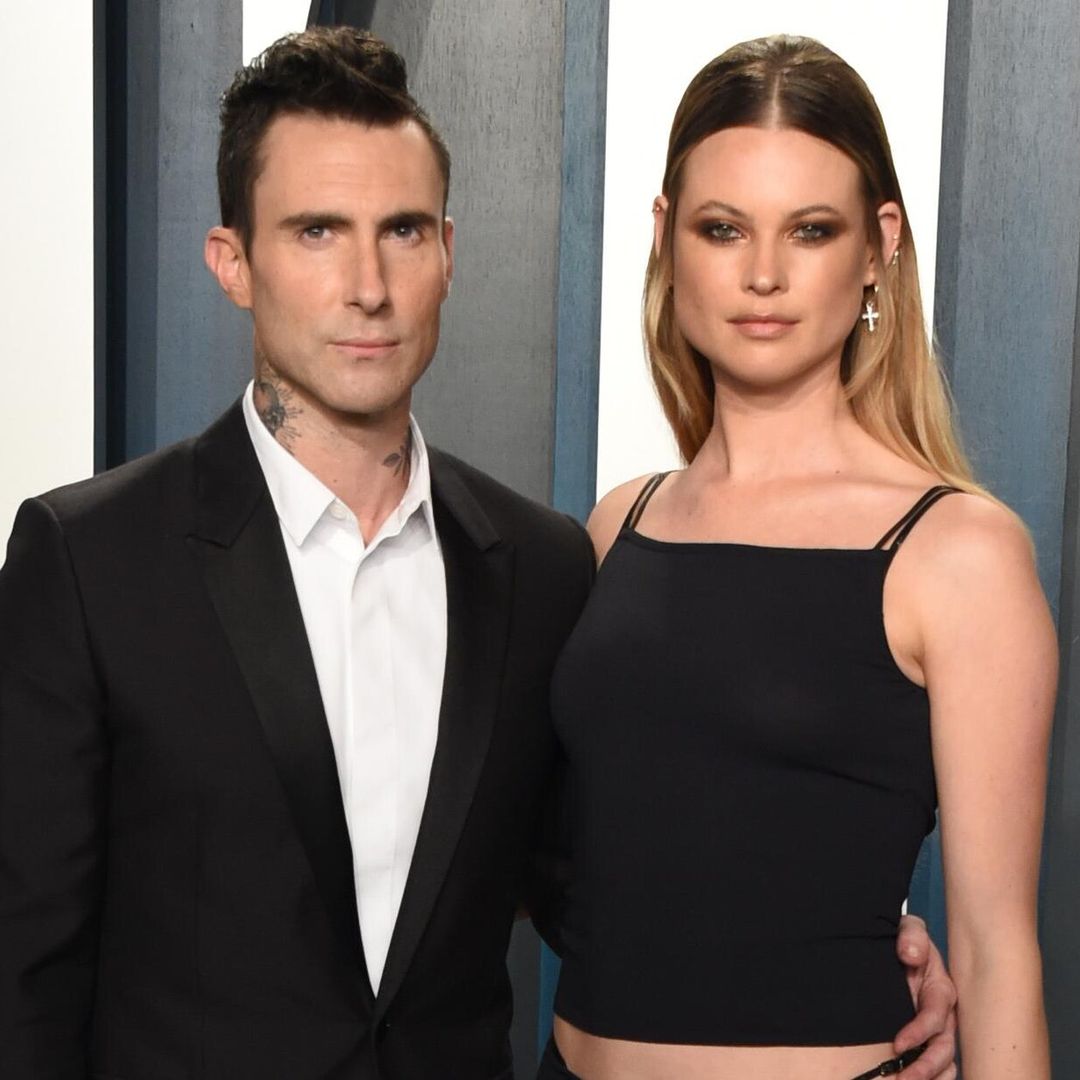 Adam Levine niega infidelidad a Behati Prinsloo, pero admite haber ‘cruzado la línea’