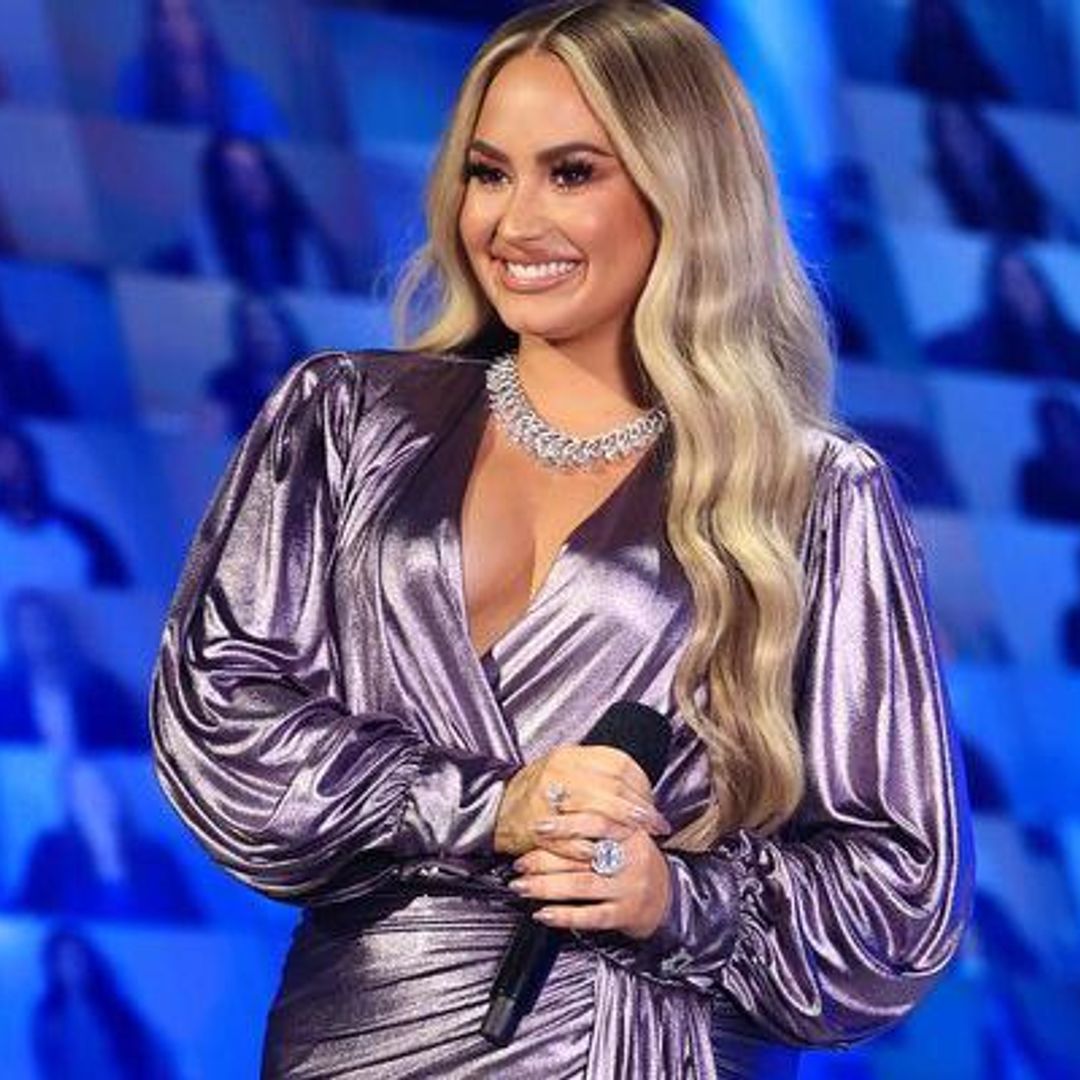demi lovato jokes about getting unengaged 