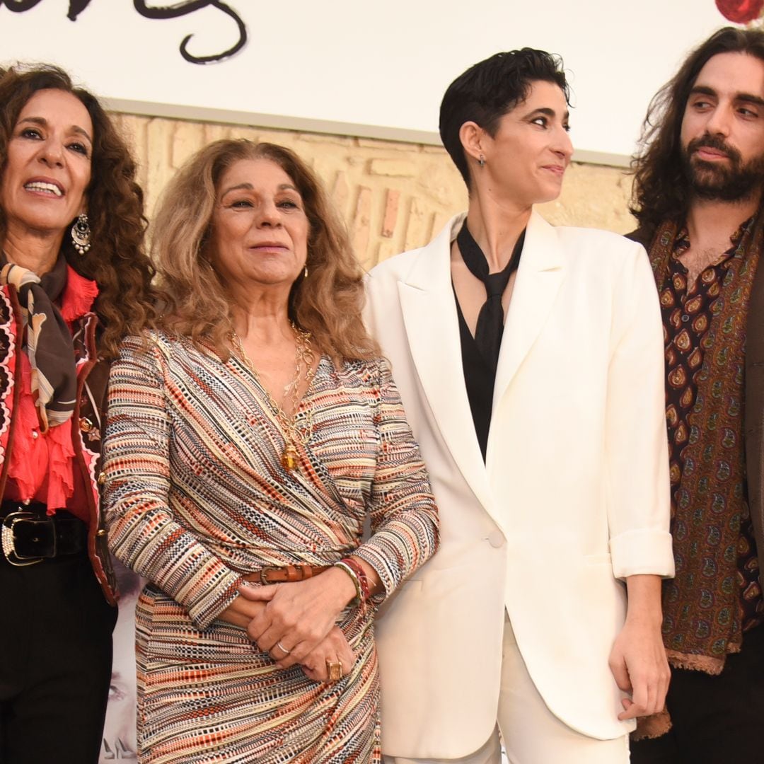 Lolita, Rosario y los nietos de Lola Flores la recuerdan en el 30 aniversario de su muerte: 'Siempre viva' 