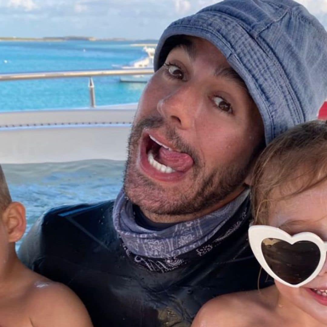 Enrique Iglesias comparte un divertido baile con sus tres hijos, ¡cuánto han crecido!