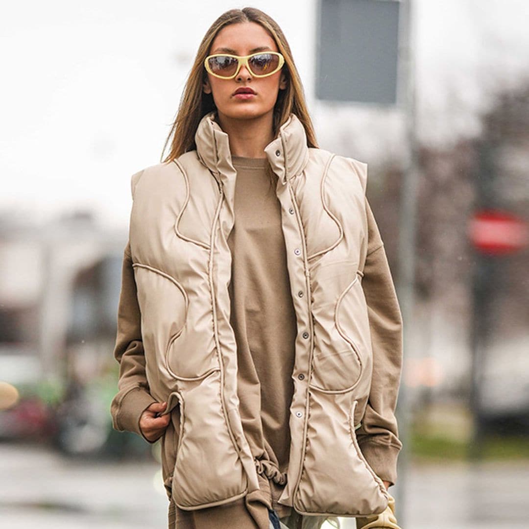 Abrigos y chalecos acolchados: la inspiración que buscabas para combinarlos en looks elegantes