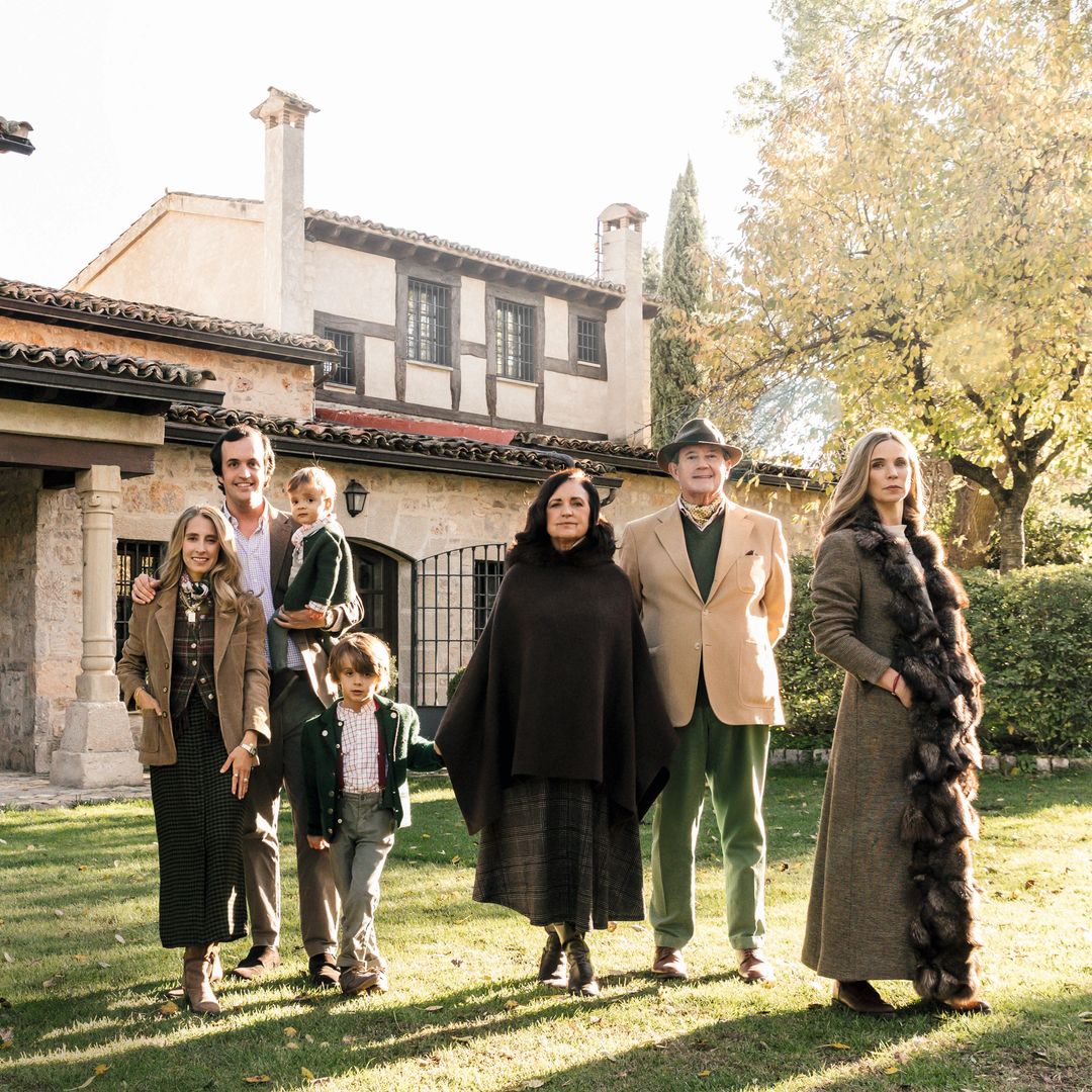 Íñigo Castellano, uno de los fundadores del IE Business School, y su mujer, Rocío Benlloch, condes de Fuenclara, nos abren las puertas de su magnífica casa en la Alcarria