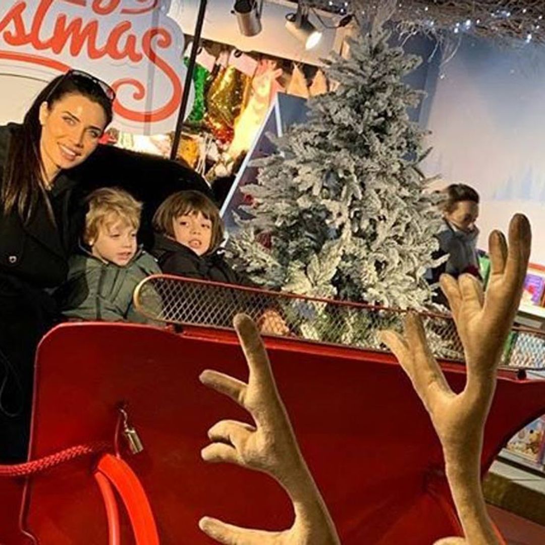 Pilar Rubio y sus hijos se preparan para la Navidad ¡en trineo!