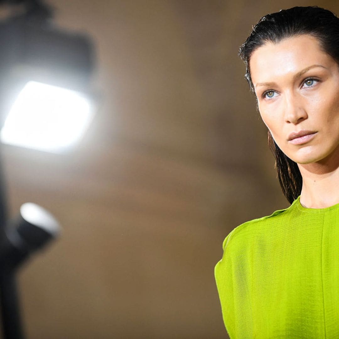 Bella Hadid va camino de convertirse en la mejor modelo del año... ¡por partida triple!