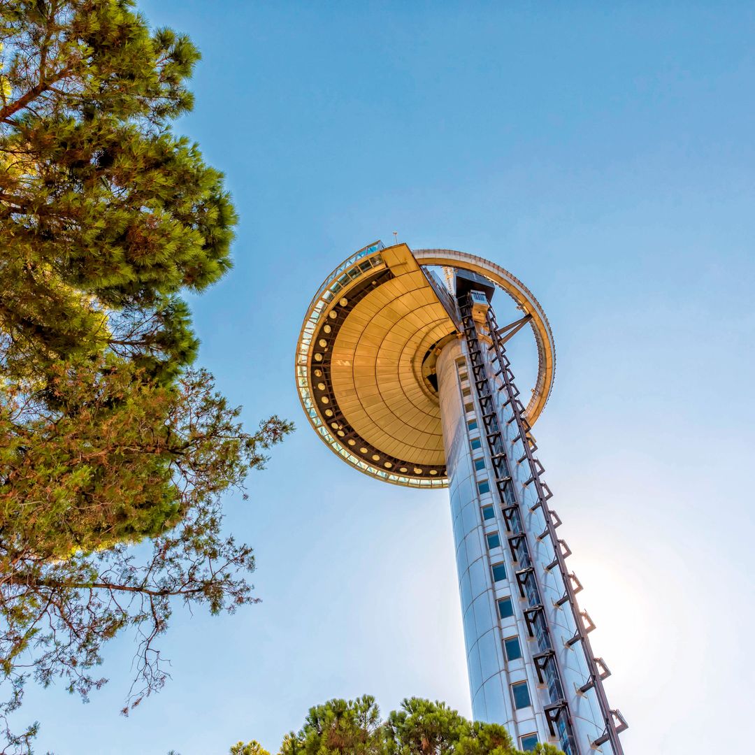 Faro de Moncloa 