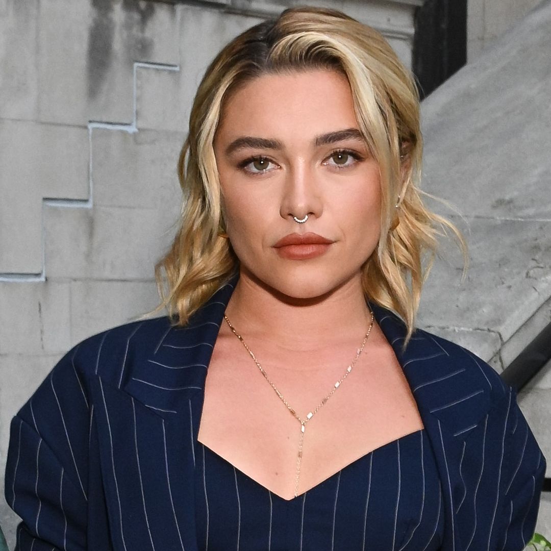 Florence Pugh inaugura el maquillaje colorido para verano 2026