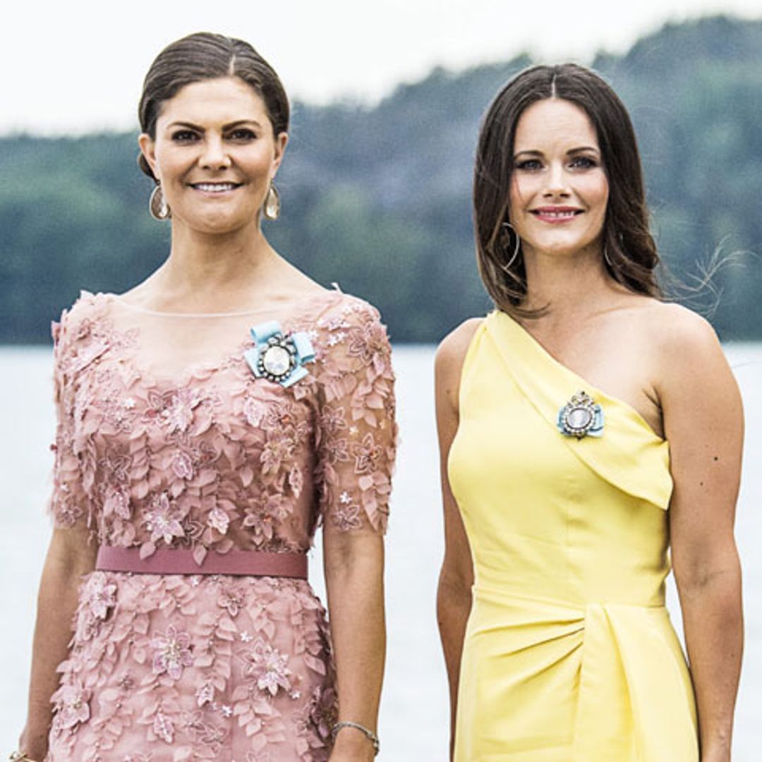 Las conexiones en los looks de invitada de las princesas suecas