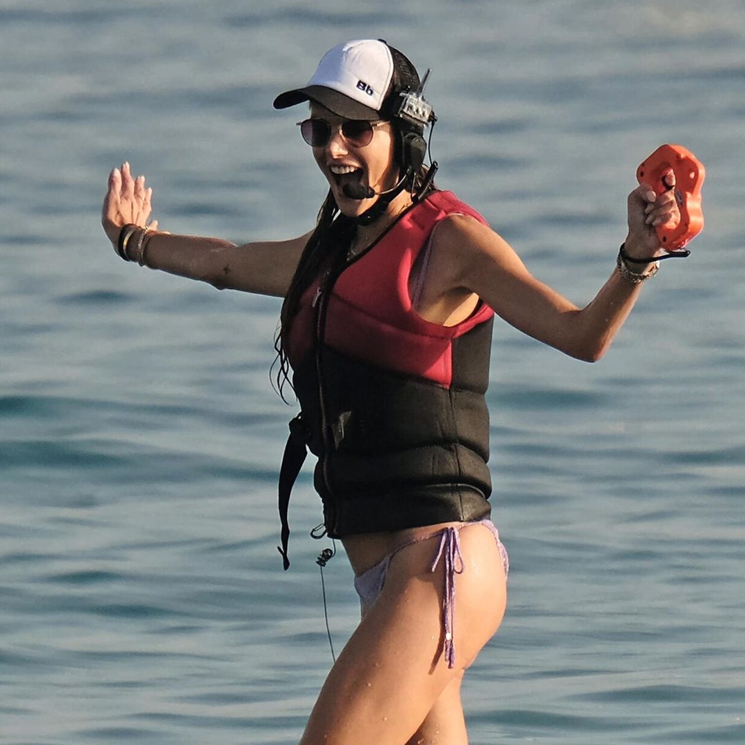 Alessandra Ambrosio: las imágenes de sus vacaciones ‘top’ a la española