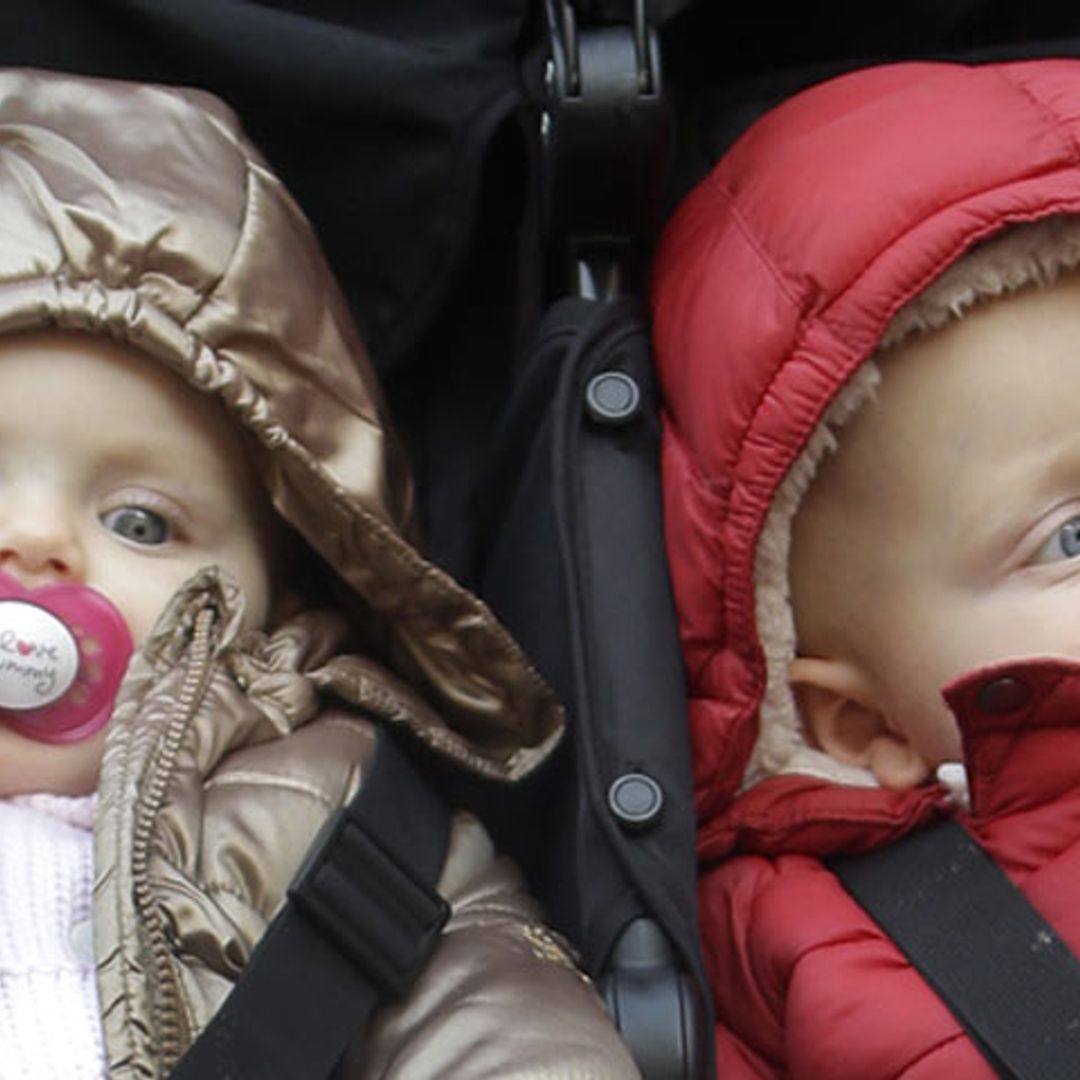 En ¡HOLA!: Jacques y Gabriella, los pequeños Príncipes de Mónaco, descubren la nieve en brazos de mamá