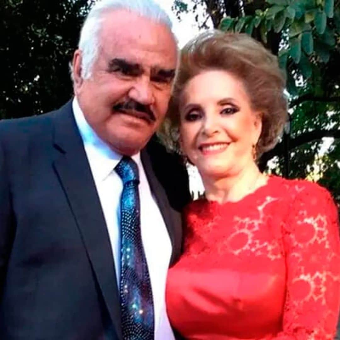 Conmovida, doña Cuquita recuerda a Vicente Fernández: 'Es día de fiesta'