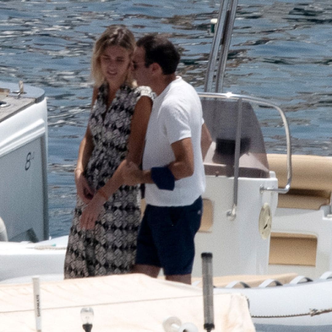 Las primeras (y veraniegas) imágenes de Enrique Ponce y Ana Soria tras retirarse el diestro de los ruedos