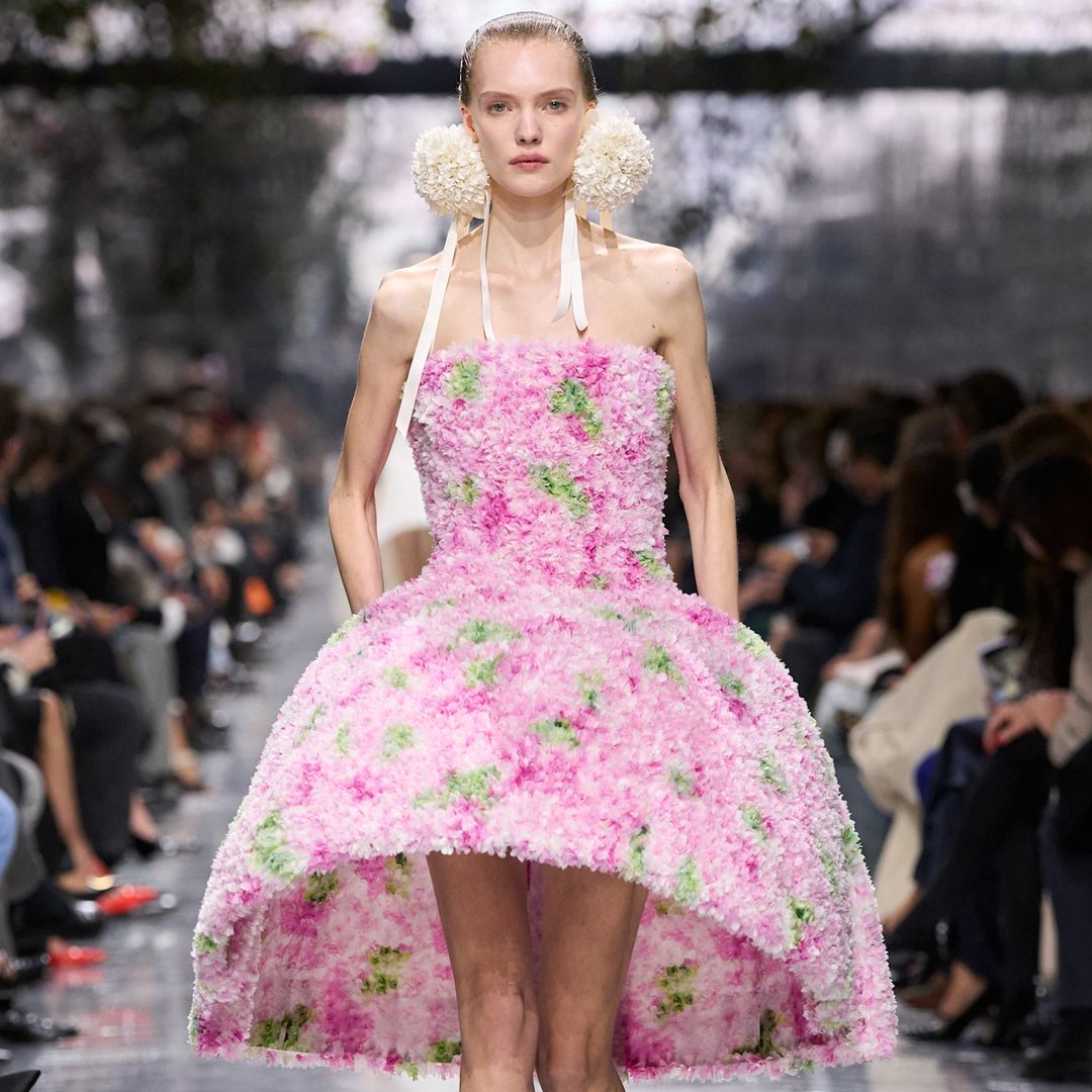Vuelve a ver el debut de Jonathan Anderson en Dior Alta Costura Primavera/Verano 2026