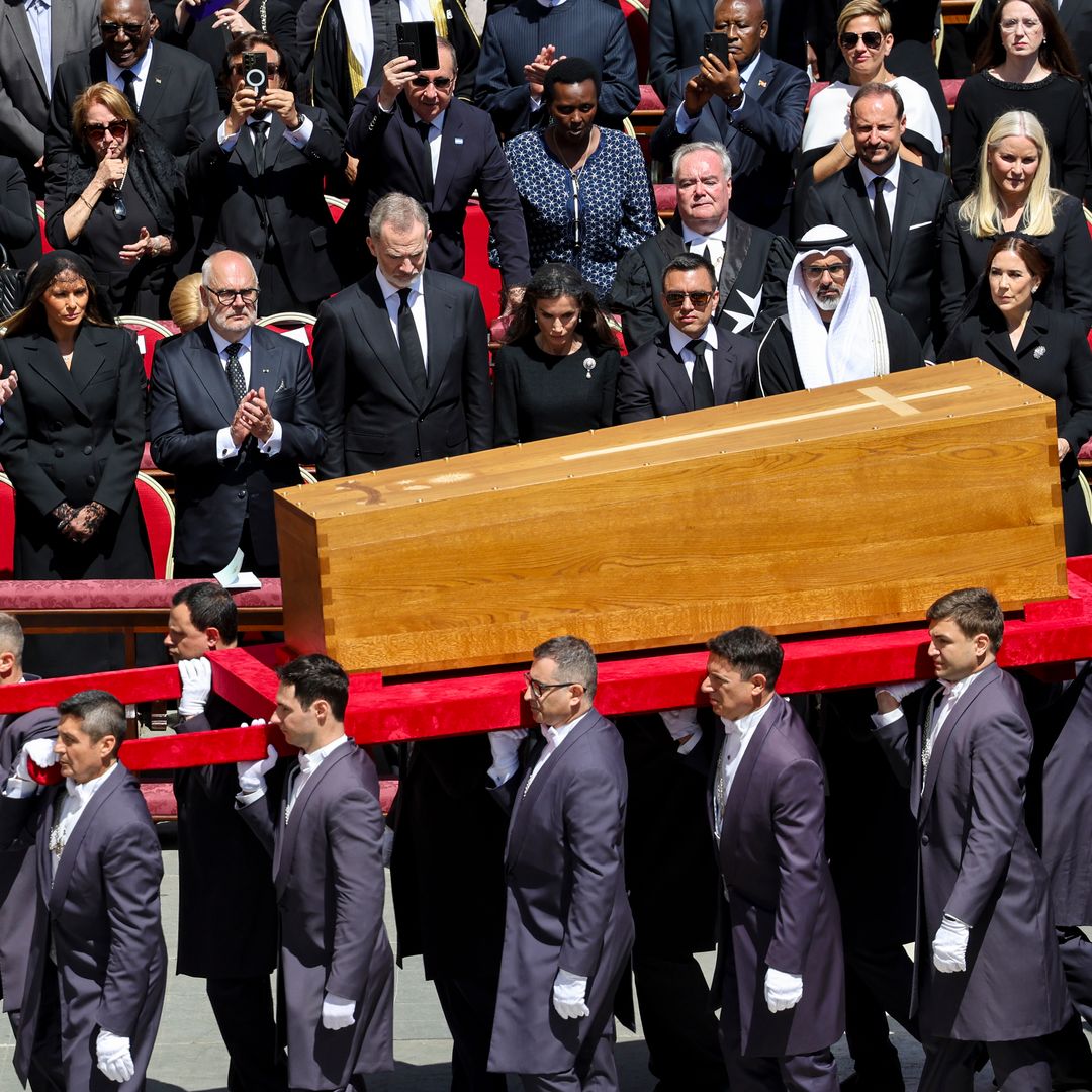 Un año sin el papa Francisco: del traslado del féretro a su histórico funeral en la plaza de San Pedro con presencia de la realeza mundial