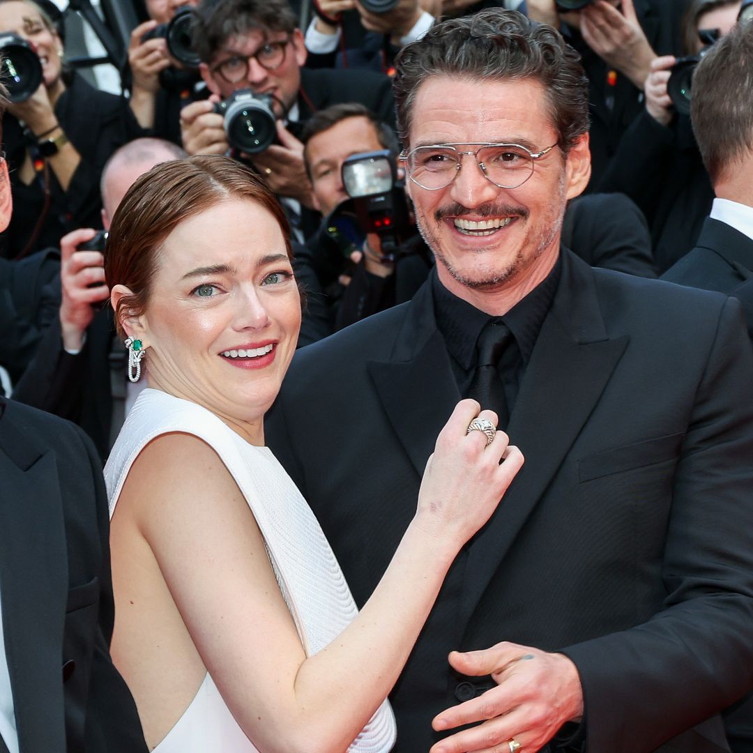 Pedro Pascal, como todo un caballero, protege a Emma Stone de una abeja que se coló en Cannes 