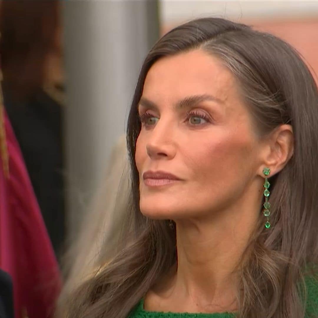 La reina Letizia recupera la confianza en el color verde con su nuevo vestido en el Día de la Hispanidad