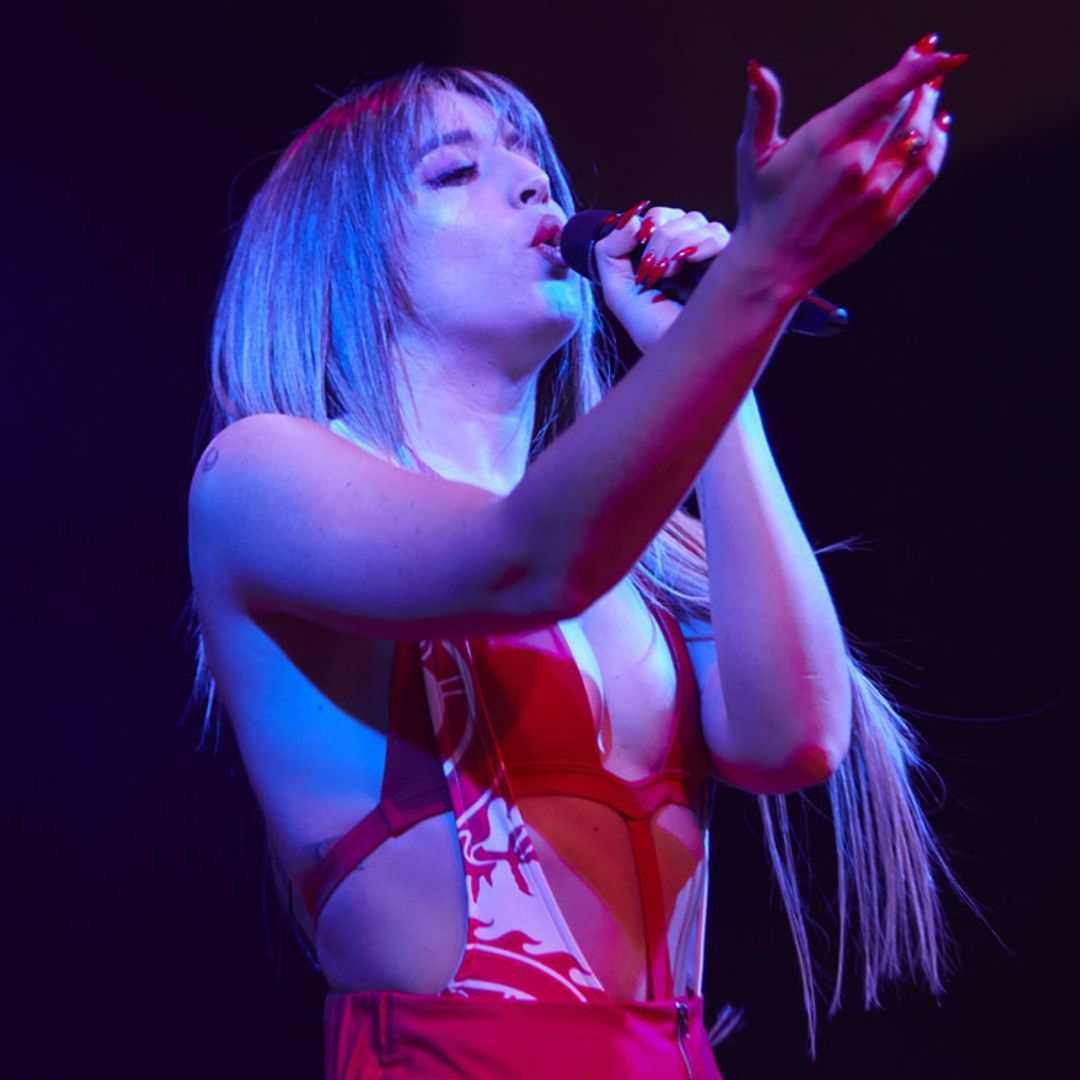 Lola Índigo presenta su nuevo disco ante sus compañeros de 'OT' y anima a Miki para Eurovisión