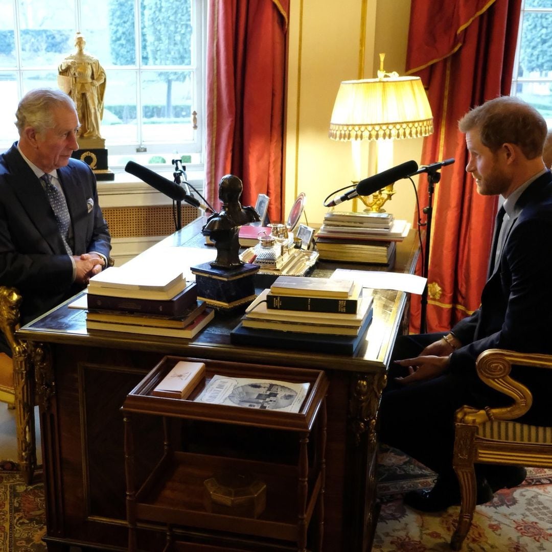 El príncipe Harry y Carlos III se acercan tras años de silencio: ¿reunión secreta o maniobra pública?