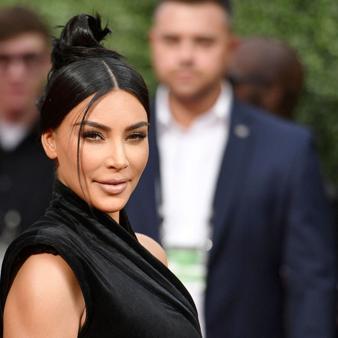 Kim Kardashian protagoniza el primer posado familiar en ¿su nuevo hogar?