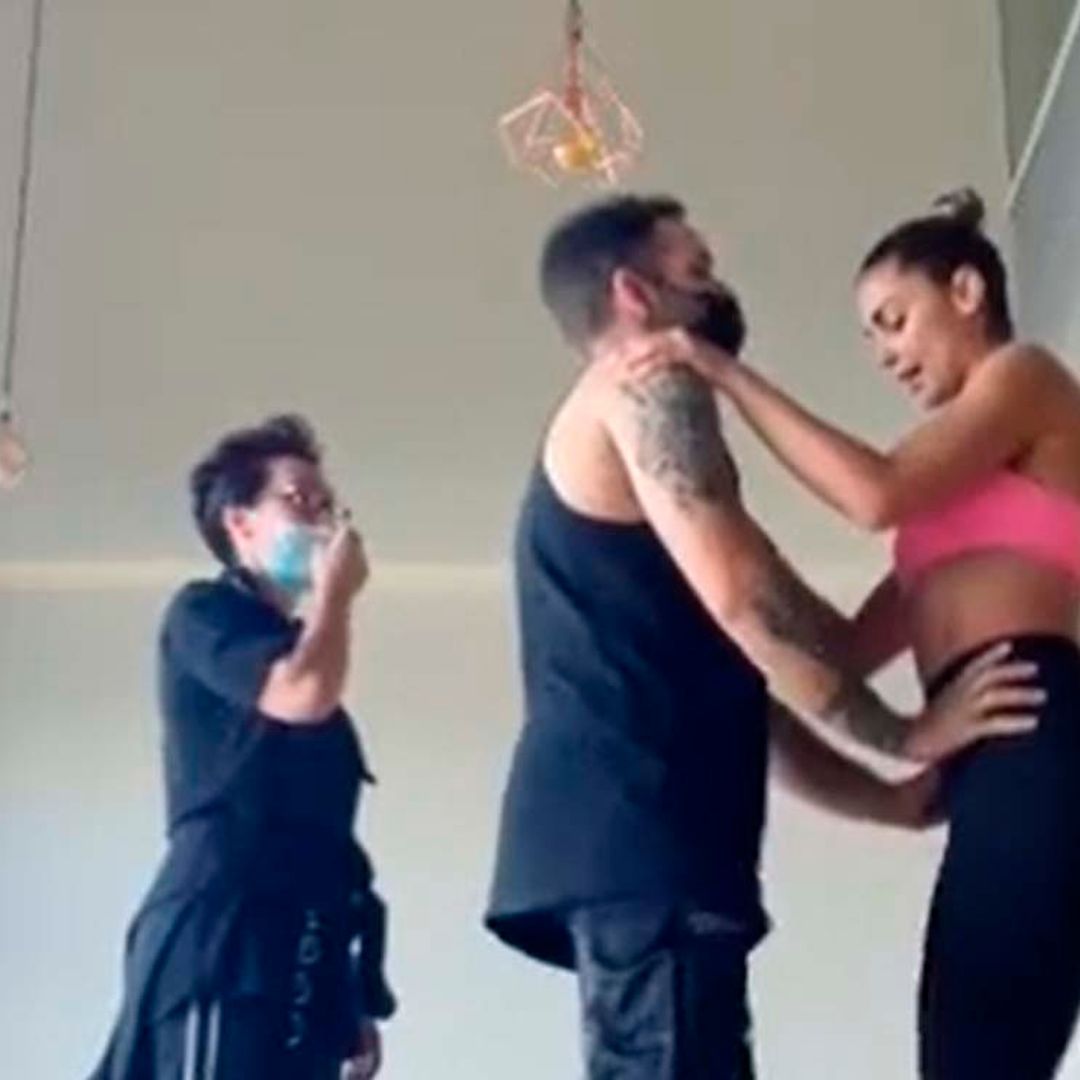 Así ha sido el duro entrenamiento de Lara Álvarez para clavar el porté de 'Dirty Dancing'