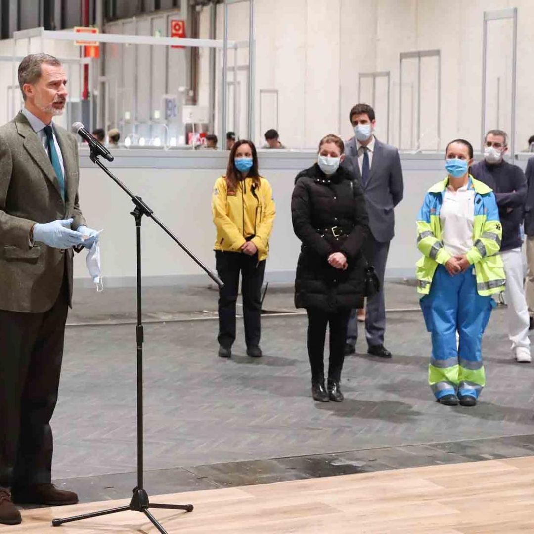 El Rey conoce de primera mano la labor del hospital de Ifema: 'Es un lugar fuente de esperanza'
