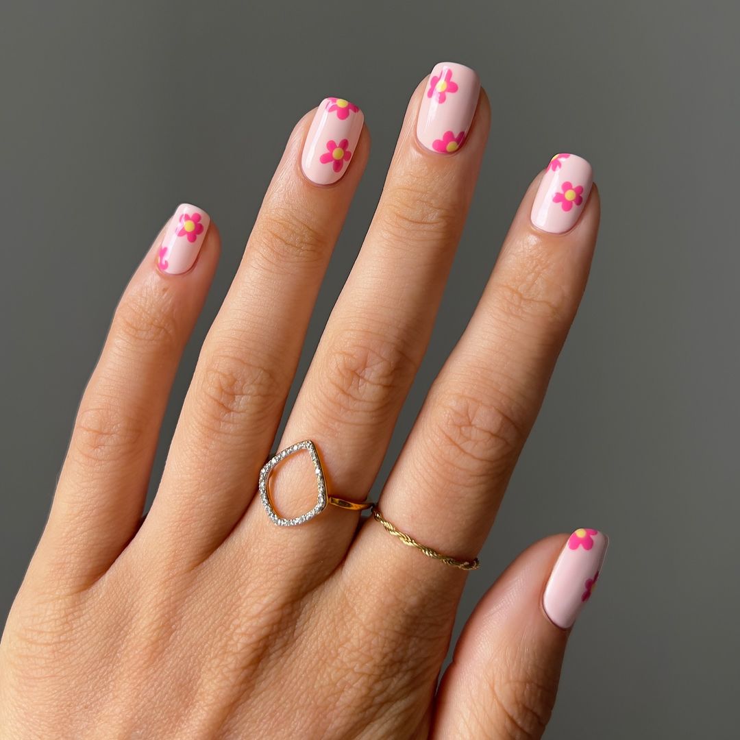 13 manicuras en tonos rosas: el color más femenino es tendencia esta primavera 2026