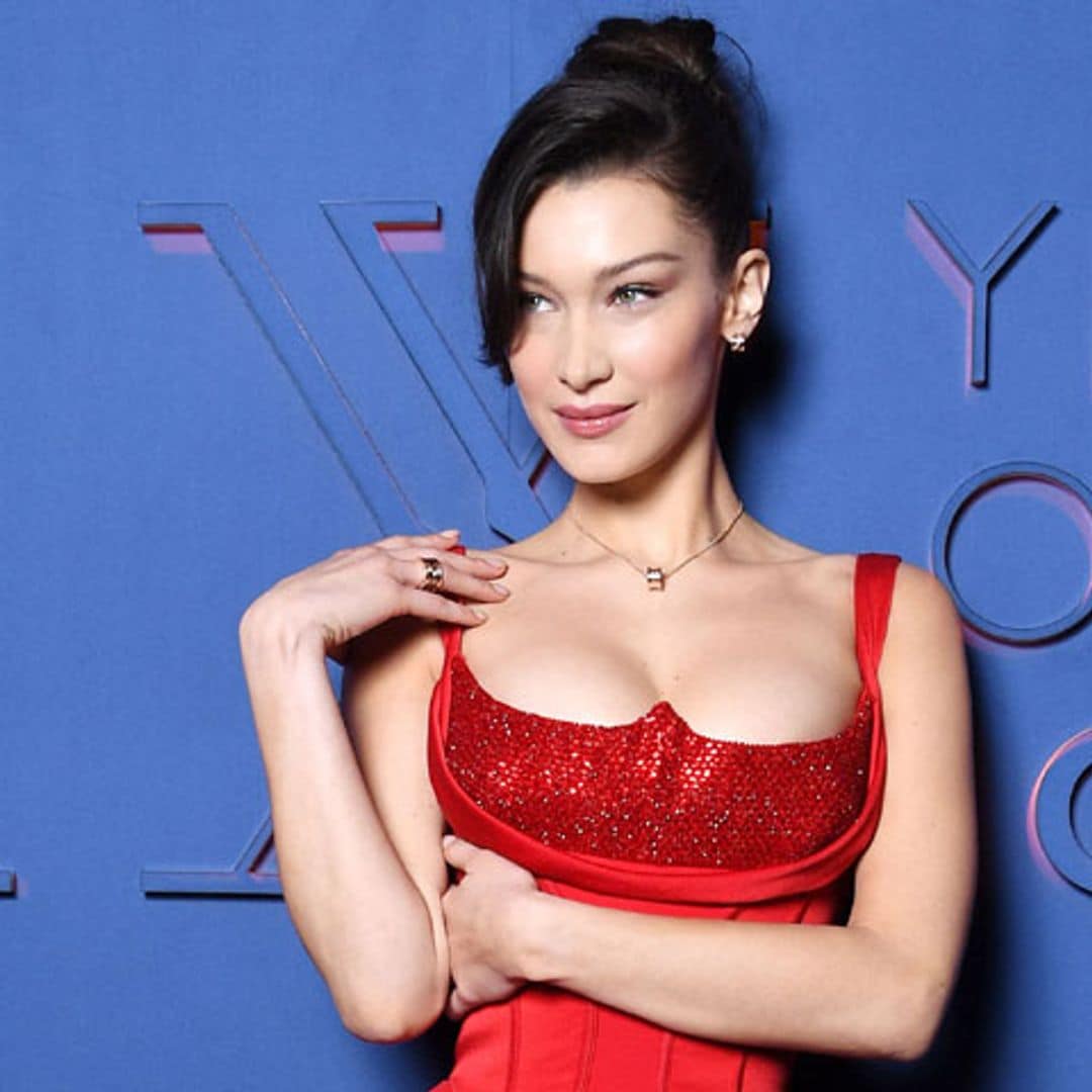 ¿Qué hacen Bella Hadid, Mario Casas y Jon Kortajarena en la misma fiesta?