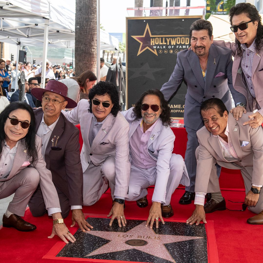 Los Bukis reciben su estrella en el Paseo de la Fama en Hollywood